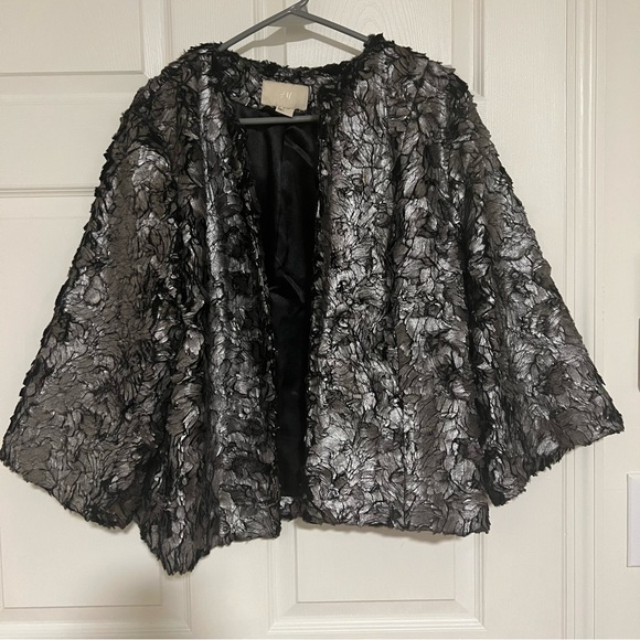 H&M Jackets & Blazers - H&M Black & Silver Shimmer Faux Fur Textured Open-Front Jacket Size 12 NWOT